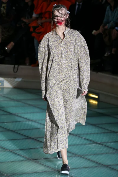 Look 40